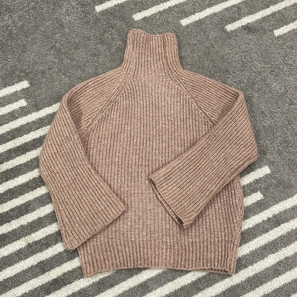 NWOT Bell Sleeves Sweater - Picture 2 of 6